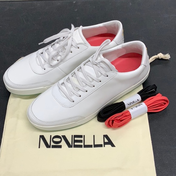 novella unisex White Leather w/ light green sole Men’s 10 Women’s 11.5 NWOT